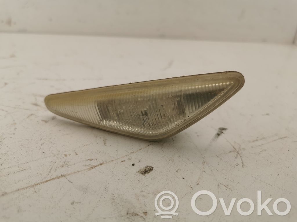 BMW 3 E46 Front fender indicator light 