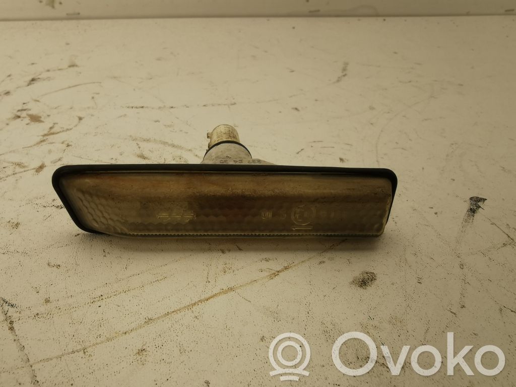 BMW X5 E53 Front fender indicator light 