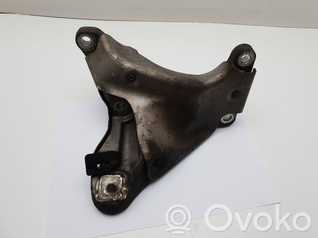 Holder (bracket)   6772154