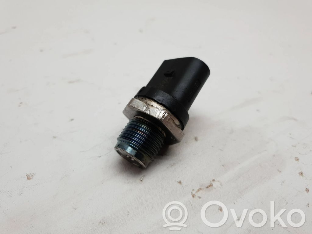 BMW 1 E82 E88 Fuel pressure sensor 