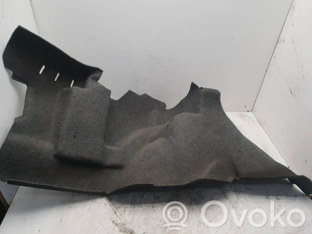 Moldura de la puerta trasera