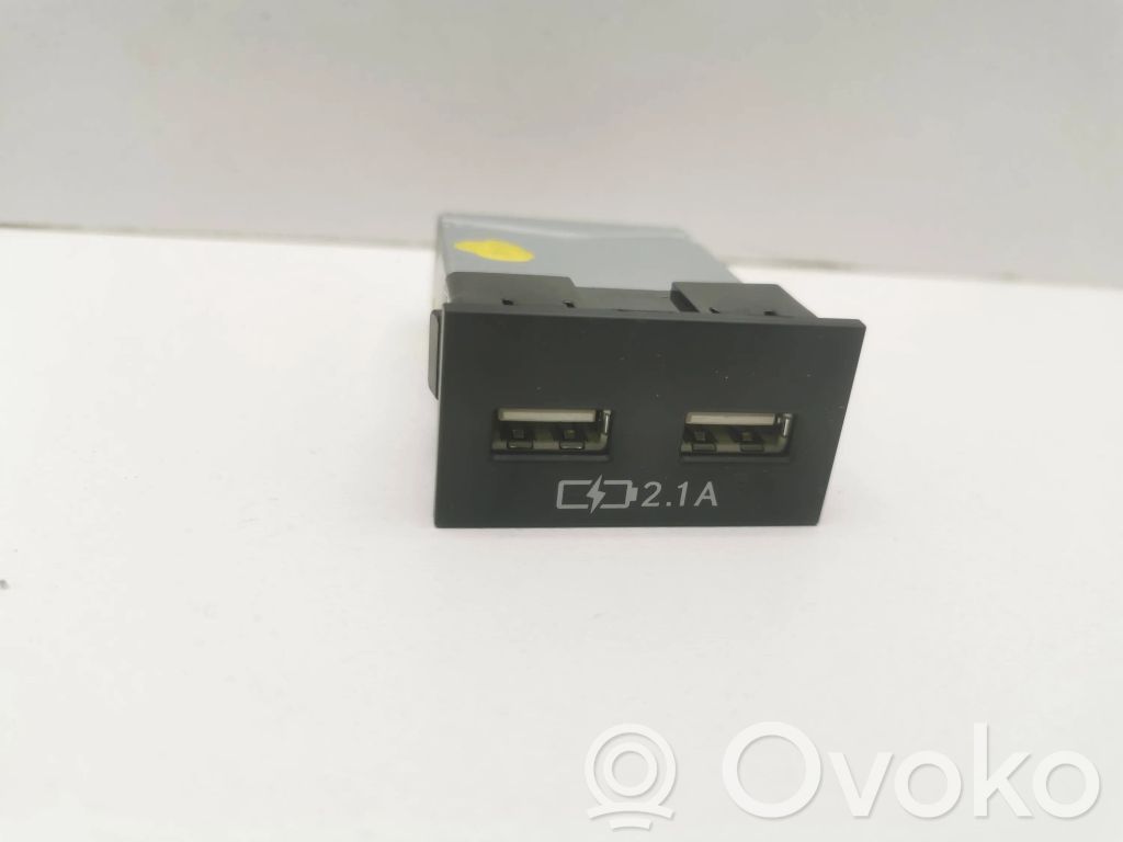 Lexus RX 450H Enchufe conector USB 