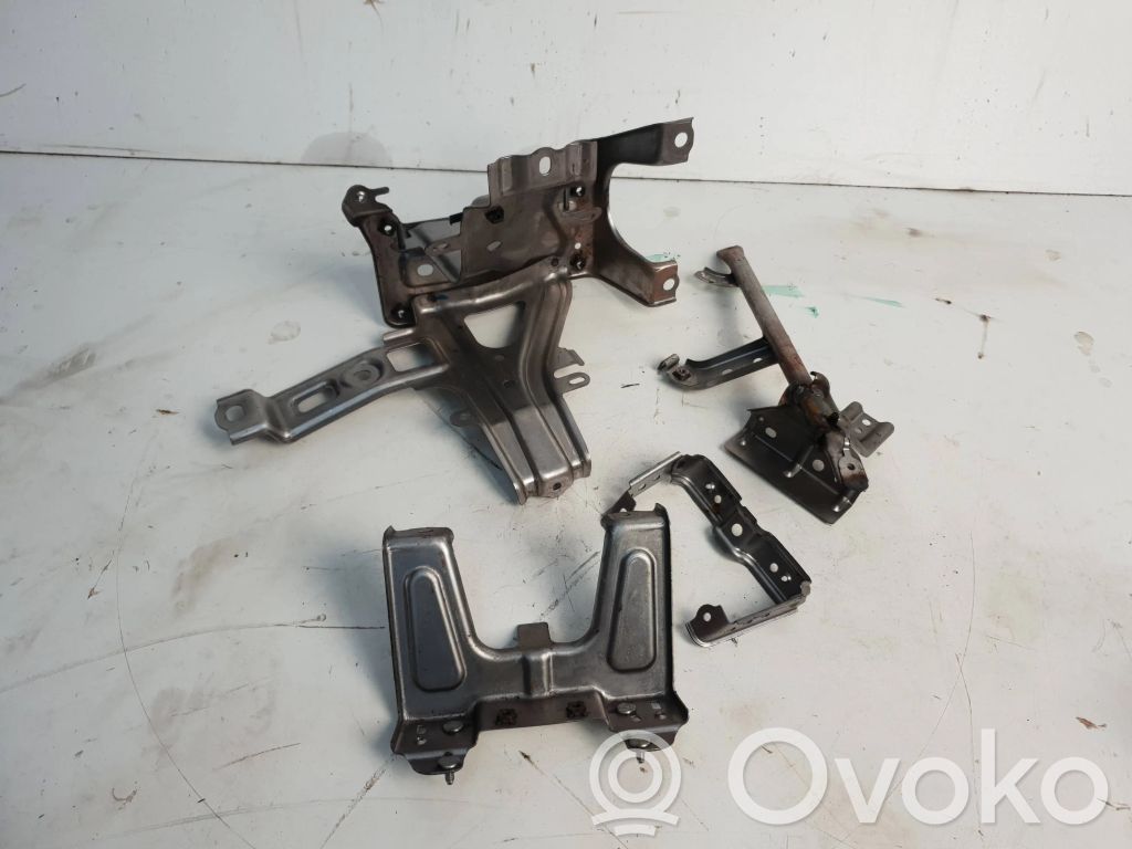 Bracket in trunk/boot