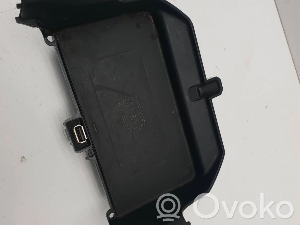 BMW 5 G30 G31 G38 Moduł ładowania bezprzewodowego 