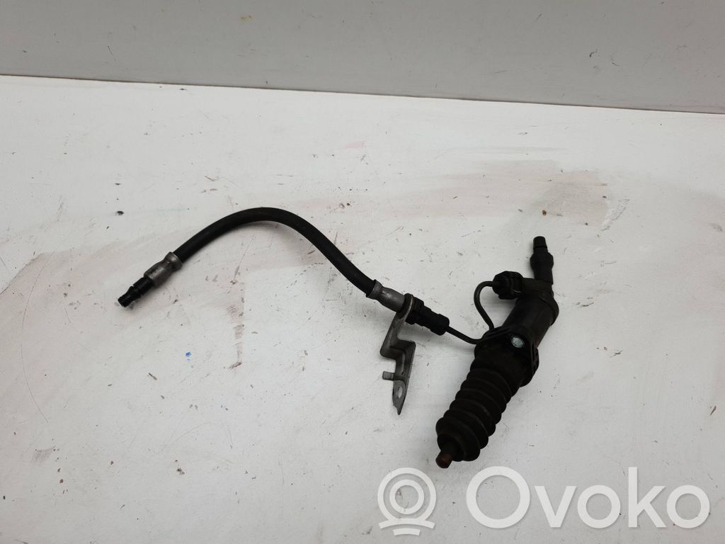 BMW 2 F22 F23 Galvenais sajūga cilindrs 