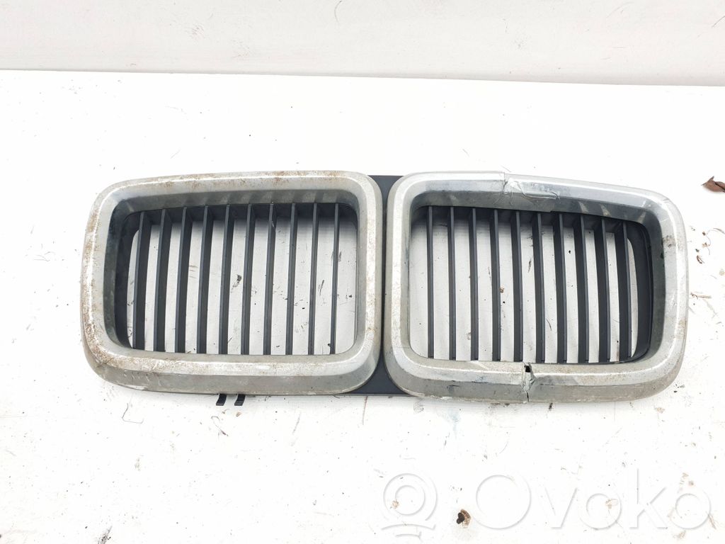 BMW 7 E32 Front grill 
