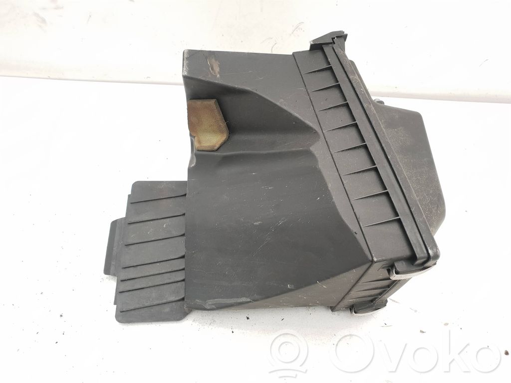 BMW 7 E65 E66 Air filter box 