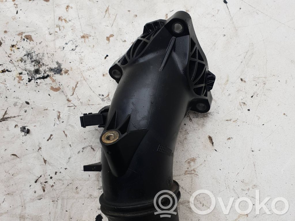 Mercedes-Benz A W177 AMG Oro paėmimo kanalo detalė (-ės) 