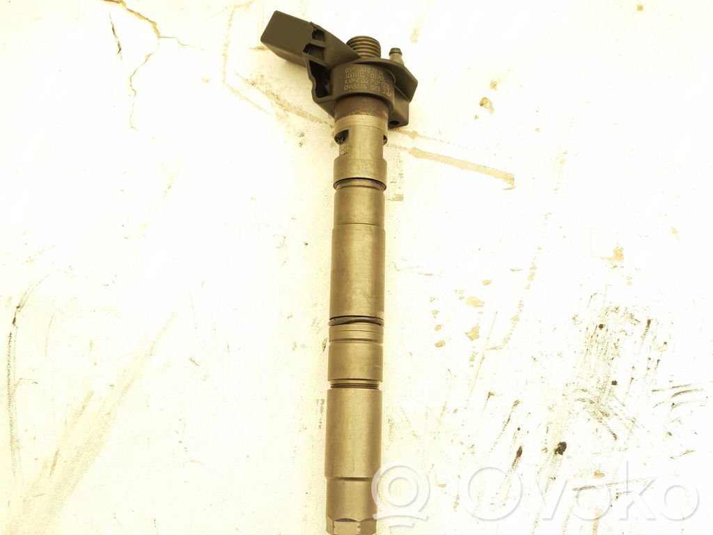 Audi A6 S6 C6 4F Fuel injector 