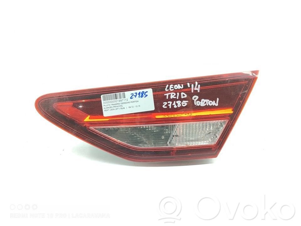 Seat Leon (5F) Galinis žibintas dangtyje 
