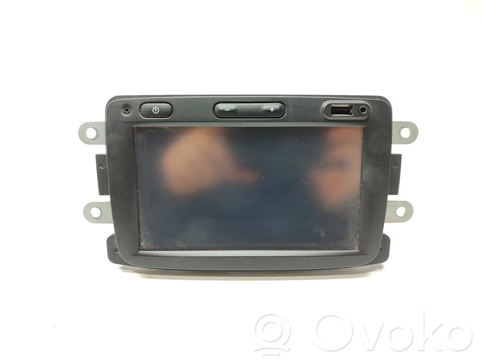 Dacia Sandero II Panel / Radioodtwarzacz CD/DVD/GPS 