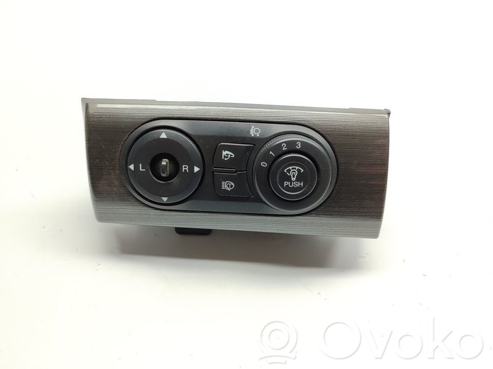 Chevrolet Captiva Wing mirror switch 