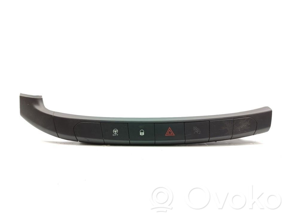 Fiat Tipo Botón interruptor de luz de peligro 