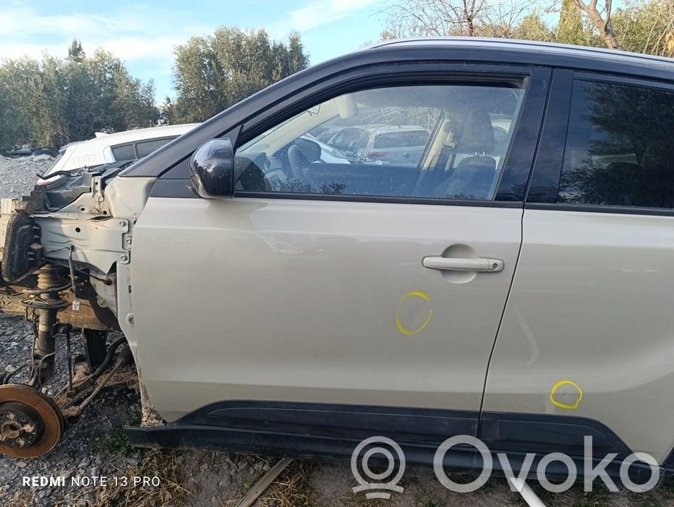 Suzuki Vitara (LY) Puerta delantera 