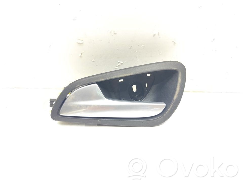 Manecilla interna puerta trasera   AM51U22601BEW