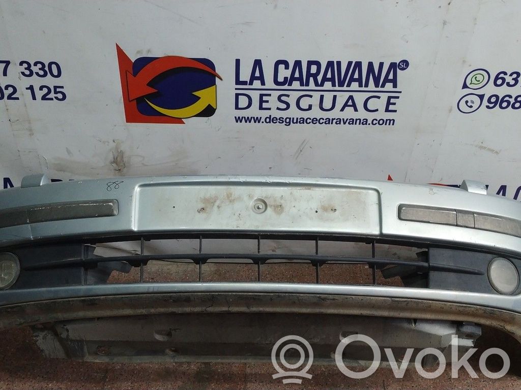 Renault Laguna II Parachoques delantero 