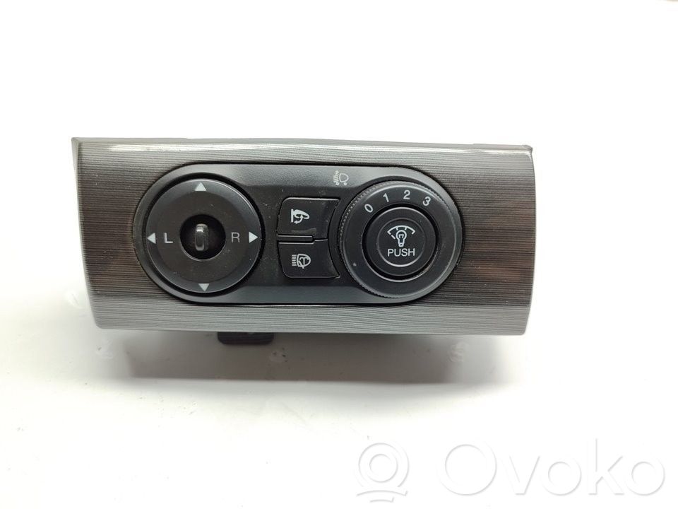Chevrolet Captiva Wing mirror switch 