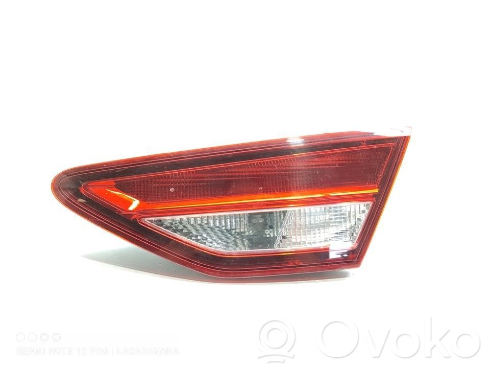Seat Leon (5F) Galinis žibintas dangtyje 