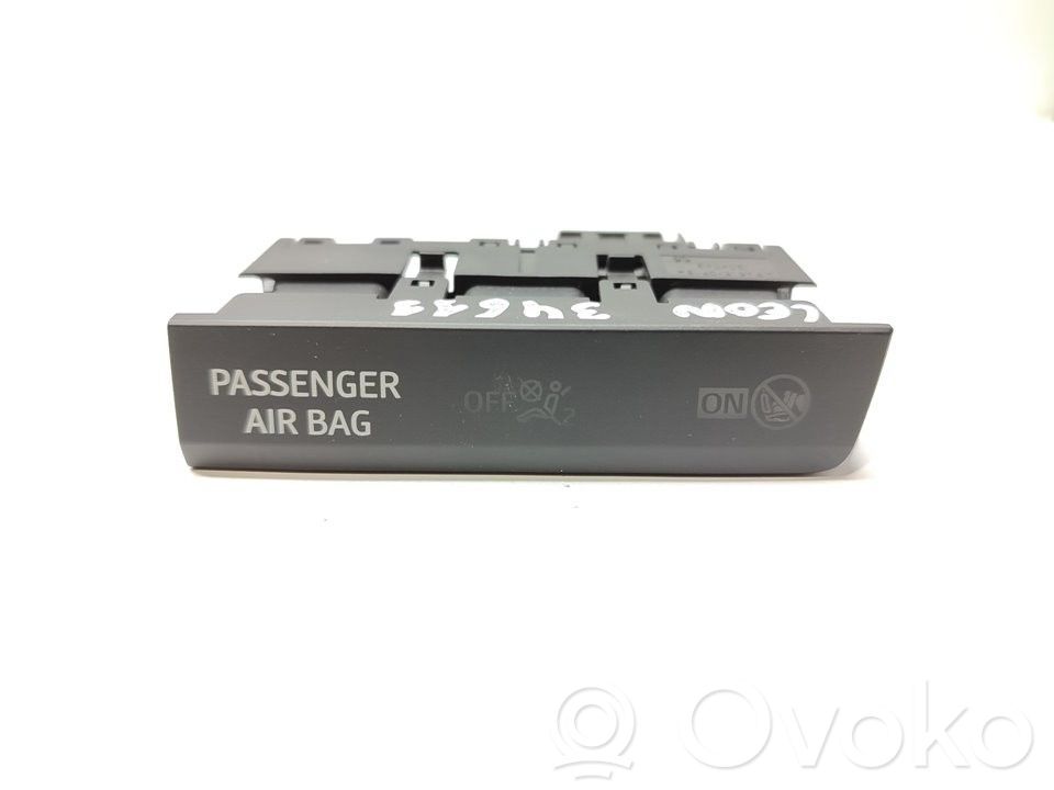 Interruptor de control multifunción   5F0919234A
