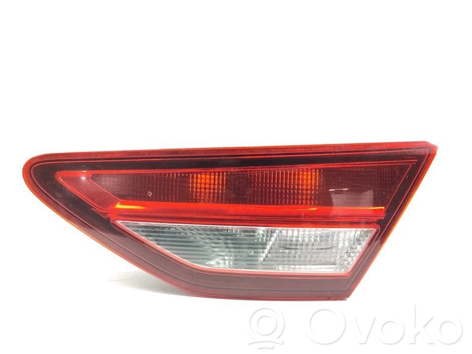 Seat Leon (5F) Galinis žibintas dangtyje 