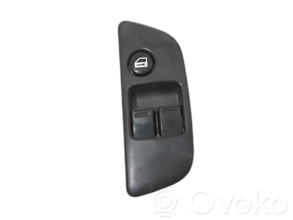 Suzuki Ignis Electric window control switch 