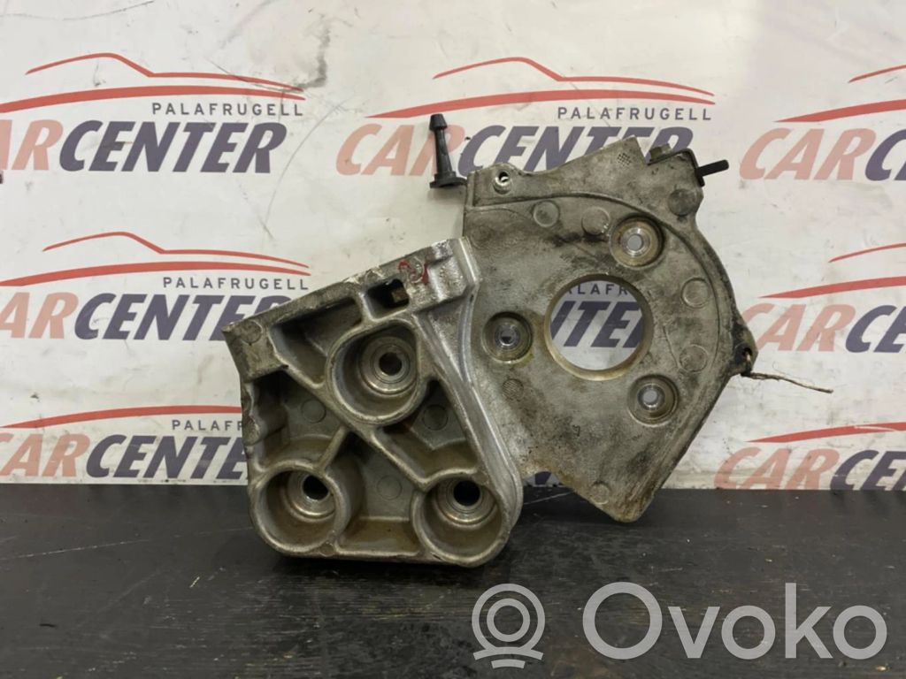 Renault Laguna II Engine mount bracket 