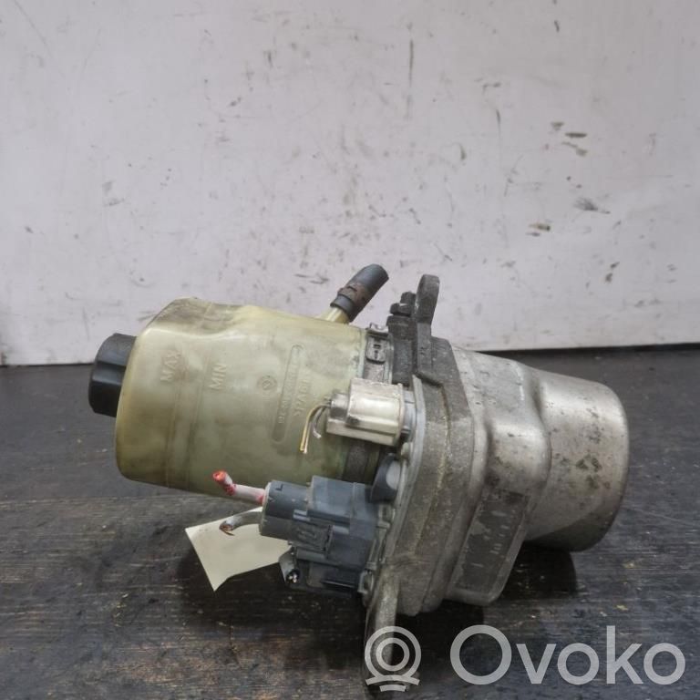 Ford Focus Ohjaustehostimen pumppu 