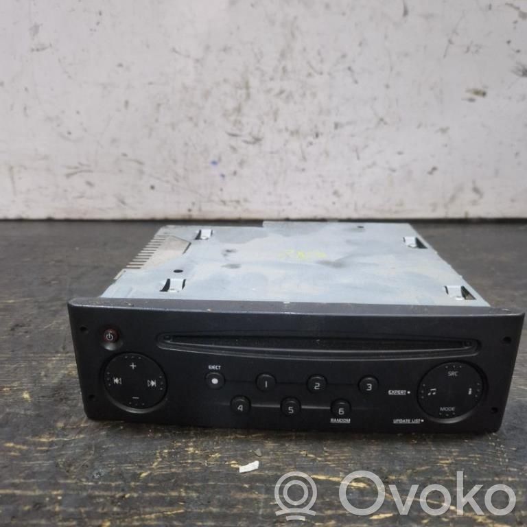 Renault Clio III Unidad delantera de radio/CD/DVD/GPS 