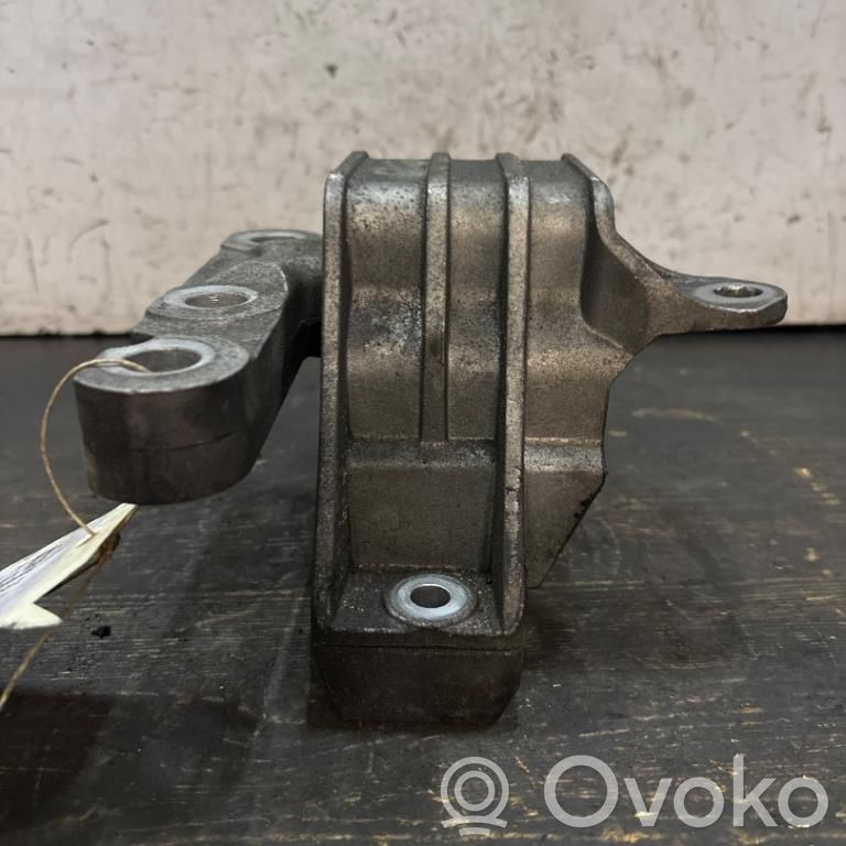 Engine mount bracket   21044614