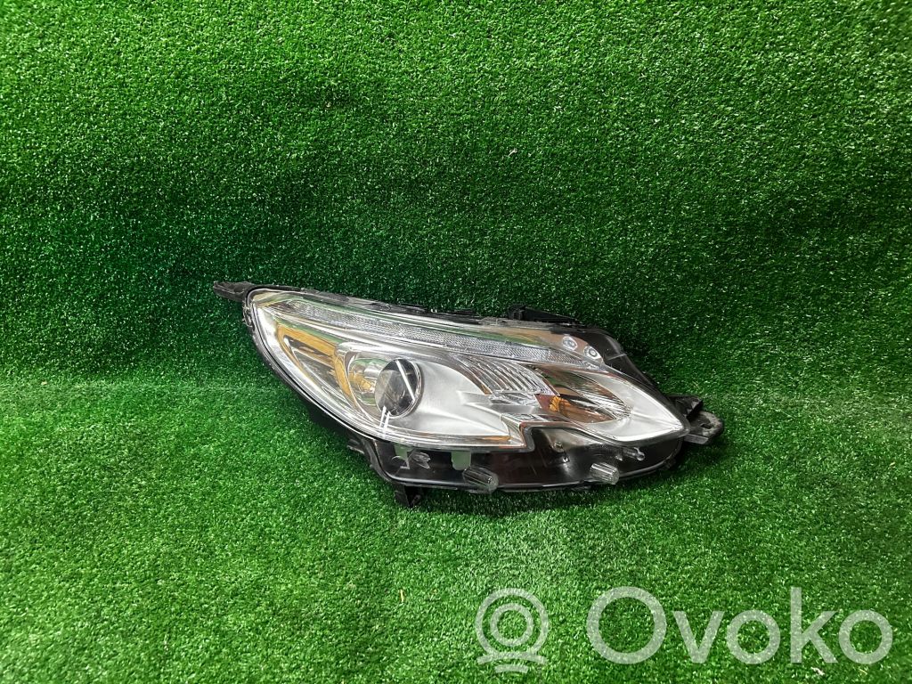 Peugeot 2008 I Lampa przednia 