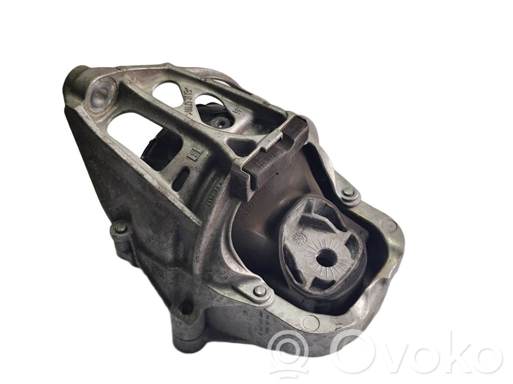 Audi Q5 SQ5 FY Engine mount bracket 