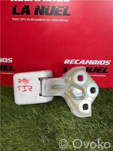Bisagra inferior de la puerta trasera   9820029280