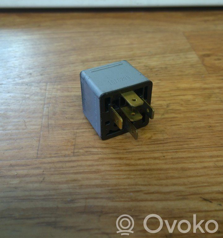 Saab 9-3 Ver1 Coolant fan relay 