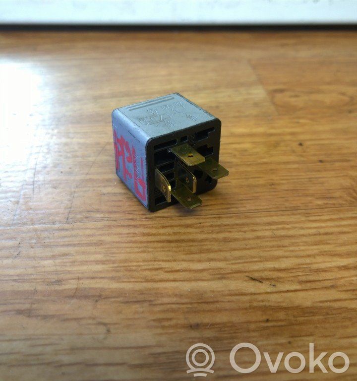 Saab 9-3 Ver1 Coolant fan relay 