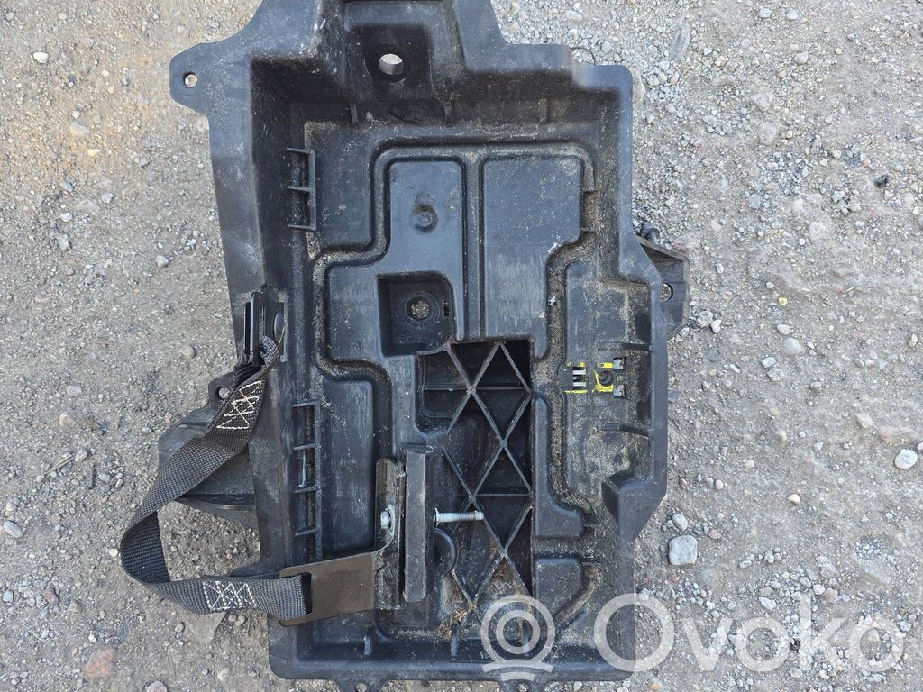 Batteriegestell   68226079AD