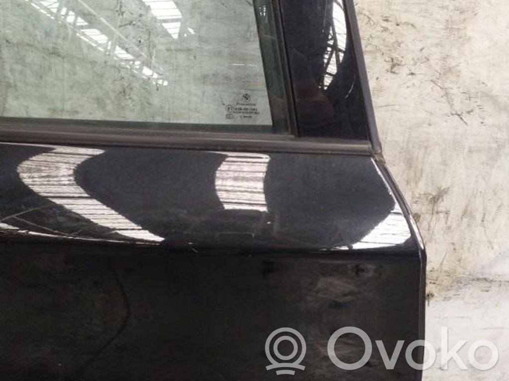 Rear door   41525A2A384
