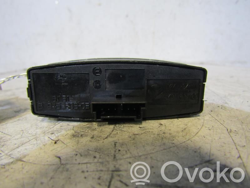 Botón interruptor de luz de peligro   61319196712