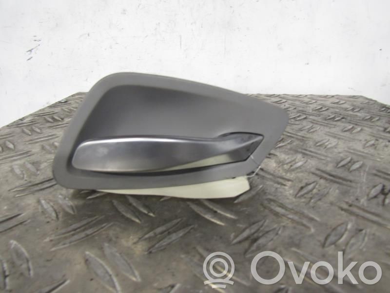 Manecilla interna puerta delantera   51417144548