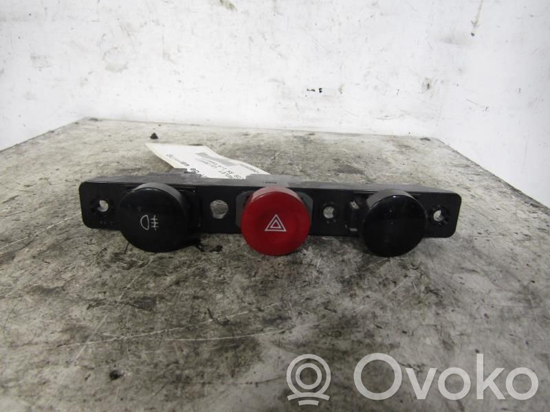 Chevrolet Kalos Botón interruptor de luz de peligro 