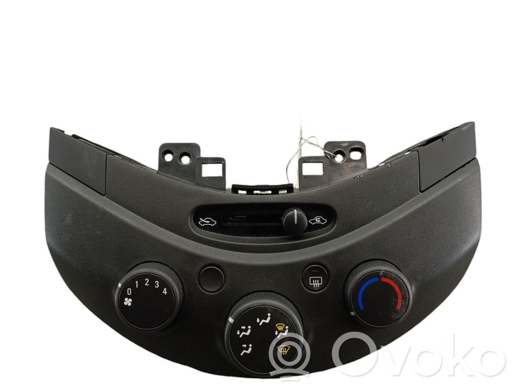 Chevrolet Spark Climate control unit 