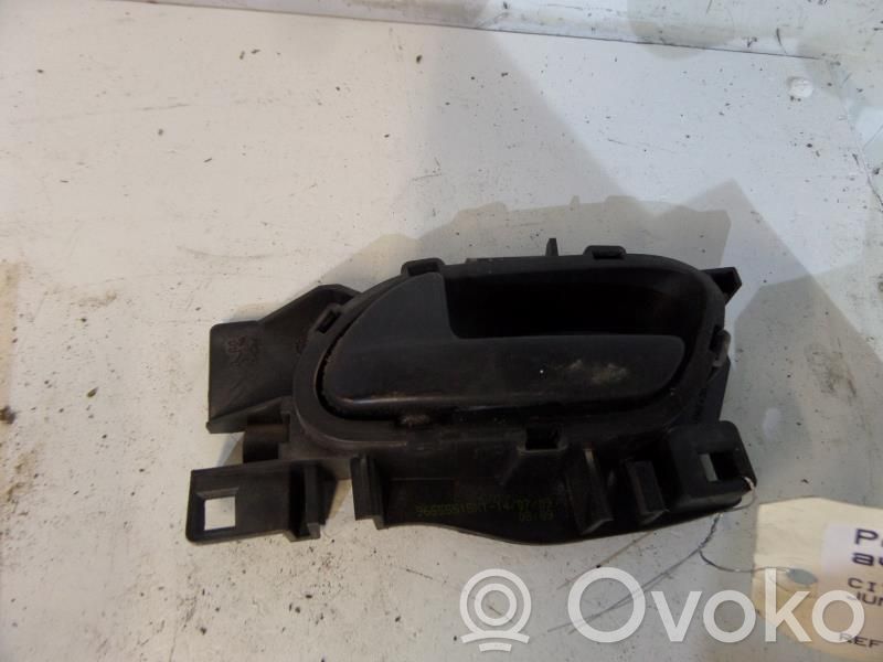 Front door interior handle   00009143N7