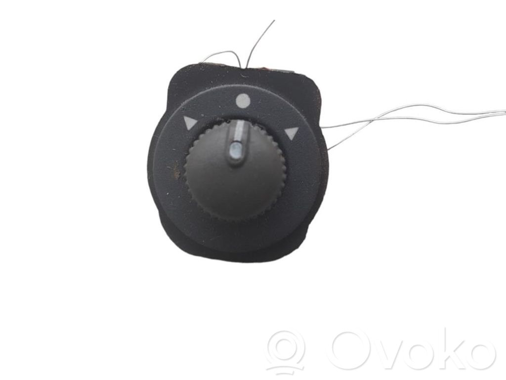 Wing mirror switch   6490H1