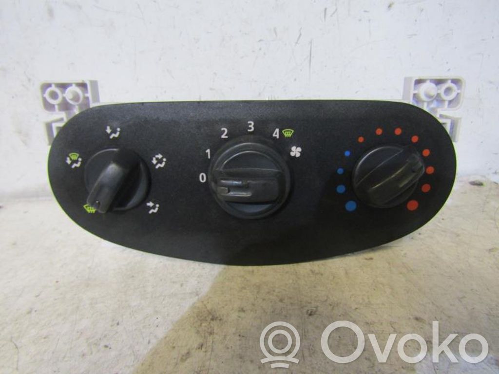 Dacia Sandero Climate control unit 
