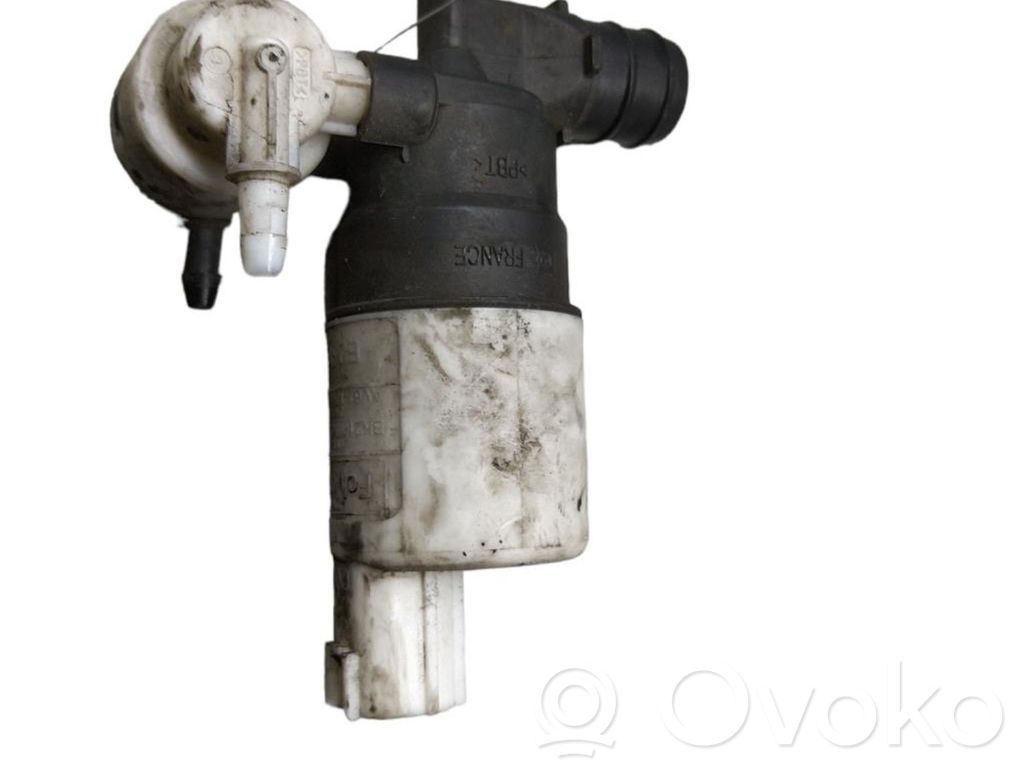 Windscreen/windshield washer pump   1692412