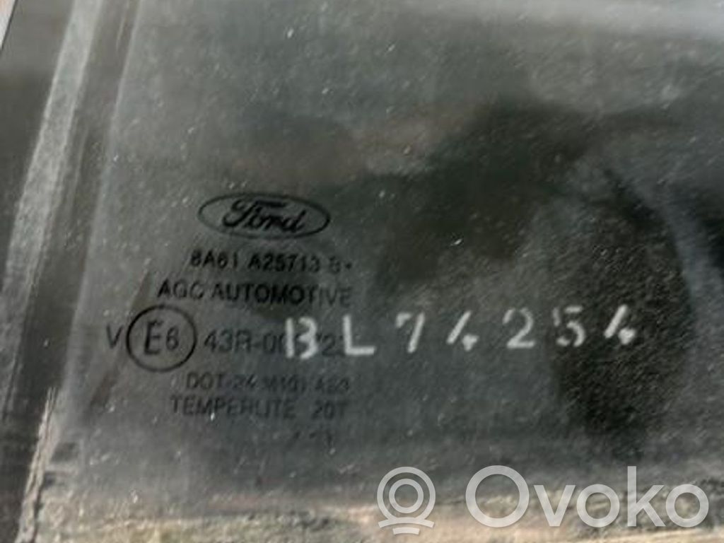 Ford Fiesta Luna de la puerta trasera 