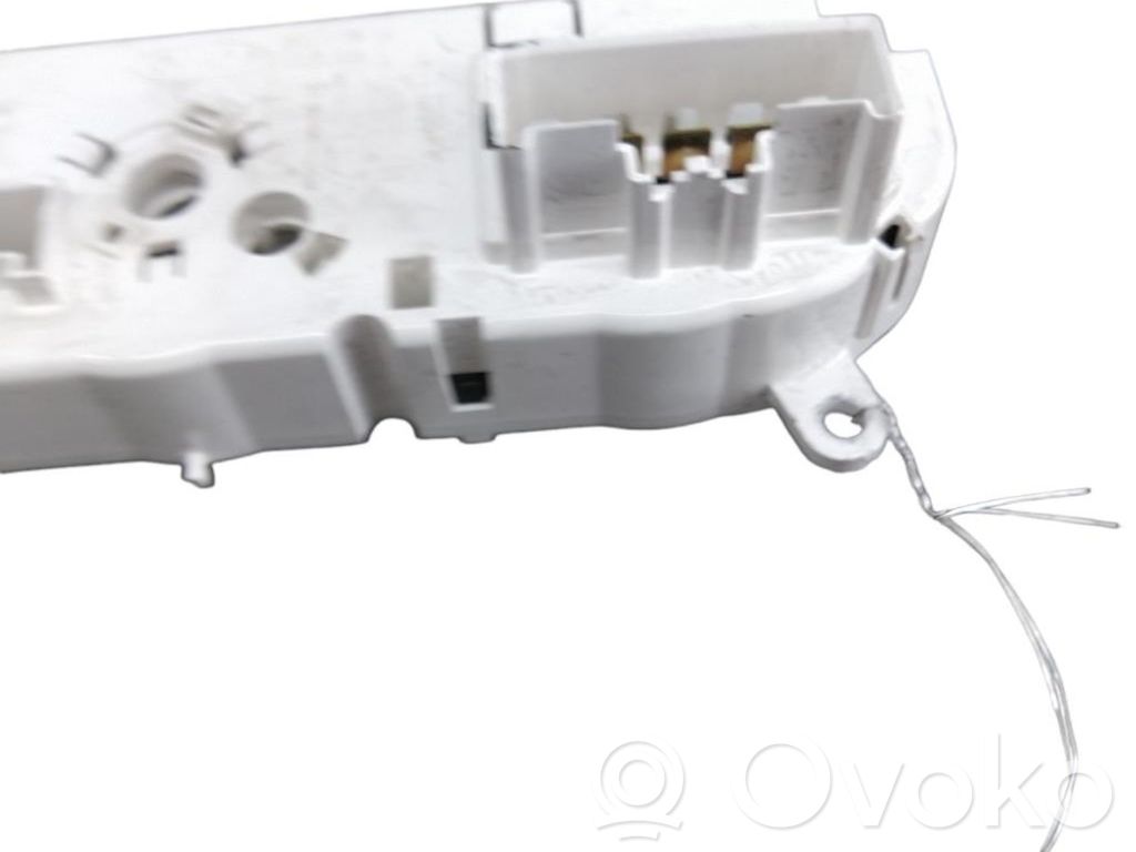 Ford Focus Gaisa kondicioniera / klimata kontroles / salona apsildes vadības bloks (salonā) 