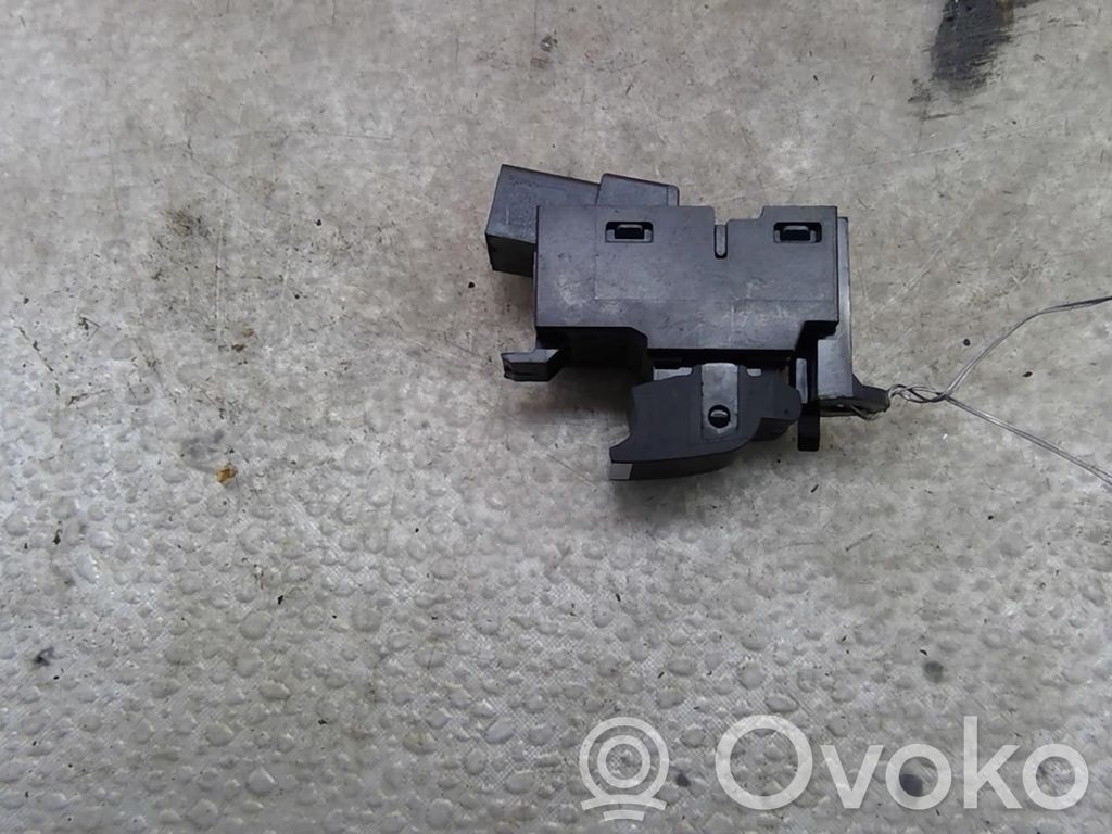 Electric window control switch   LR059773