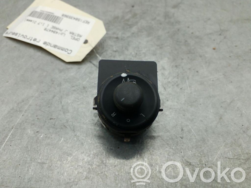 Wing mirror switch   13350786