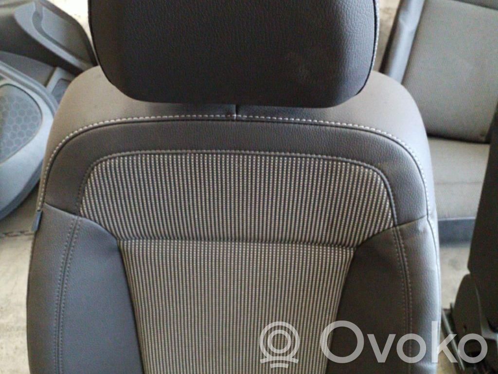 Opel Astra J Juego interior 