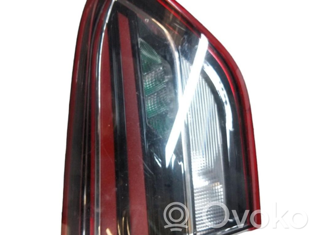 Opel Crossland X Lampy tylnej klapy bagażnika 